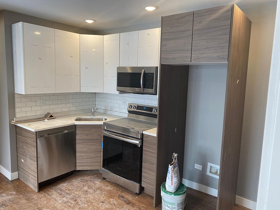 1st image of 4526 S Drexel Blvd #1003