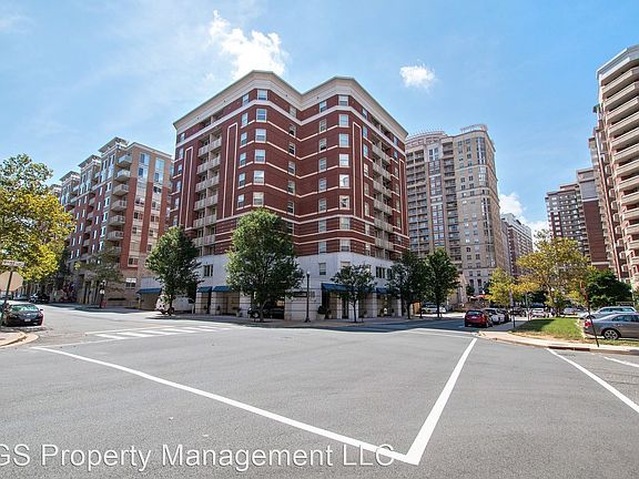 3rd image of 880 N Pollard St APT 901