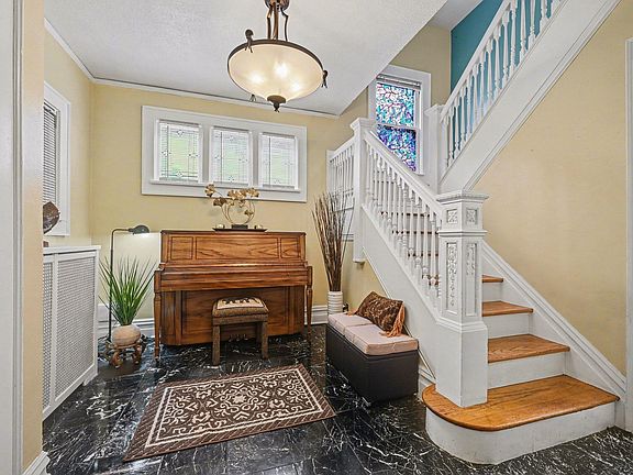 5th image of 3029 Elliot Ave