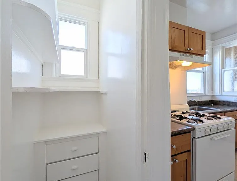2661 California St #9 — Photo 12