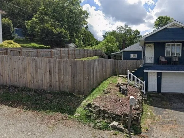 105 Donahoe St, Avella, PA 15312