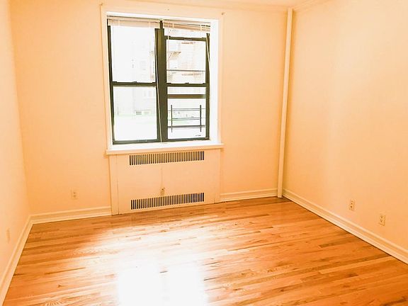 5th image of 3620 Bowne St APT 1F