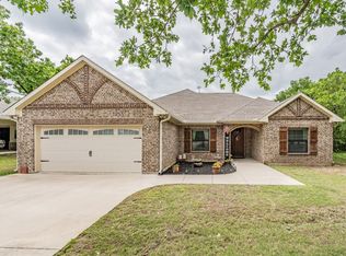 426 Jim Walters Dr, Runaway Bay, TX 76426
