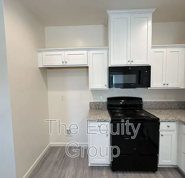 733 S Pinkham #101 — Photo 10