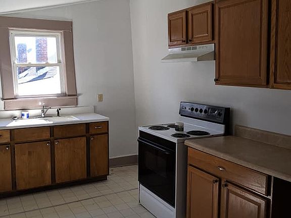3rd image of 419 Cliff St