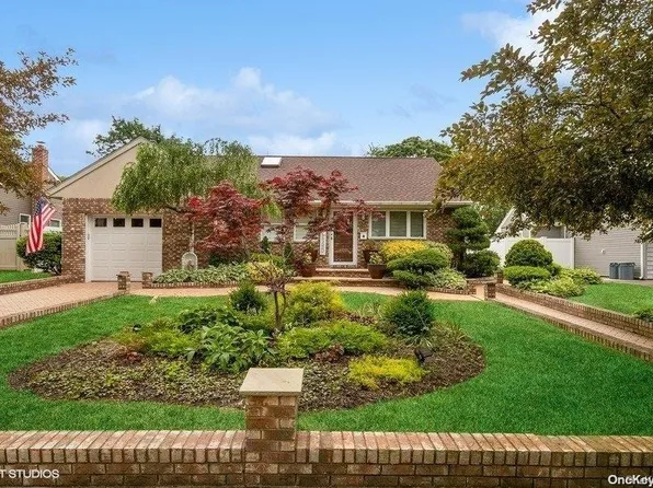 1243 Hawthorne Drive W, Wantagh, NY 11793
