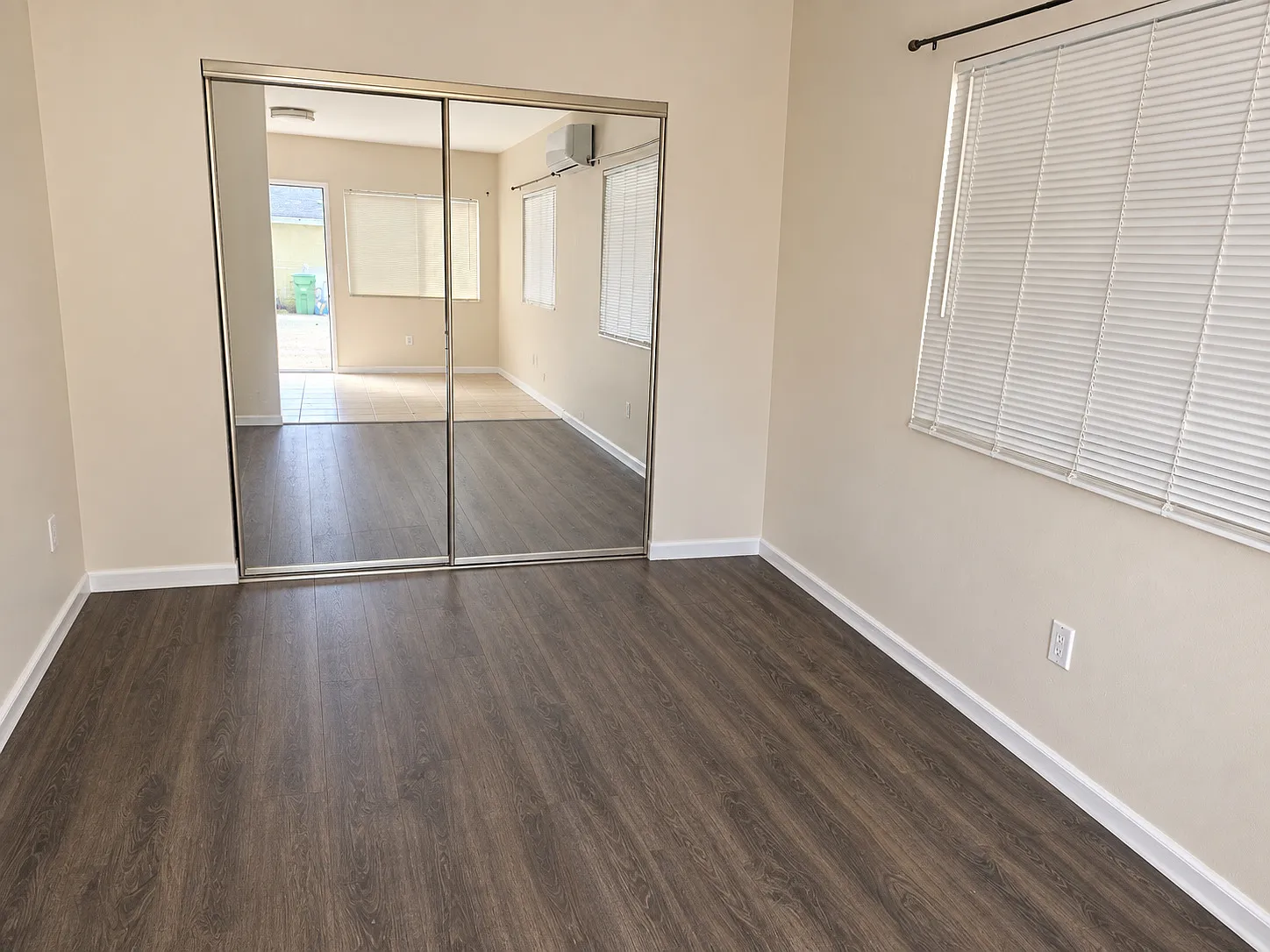 1 bed, 350 sqft, $1,995 — Photo 4