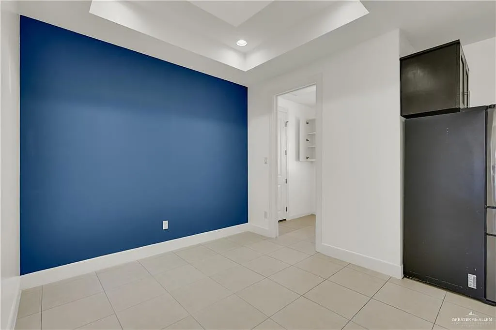 5 bed, 5.0 bath, 3128 sqft, $3,200 — Photo 4
