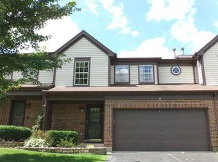 16 Oxford Ct, Algonquin, IL 60102