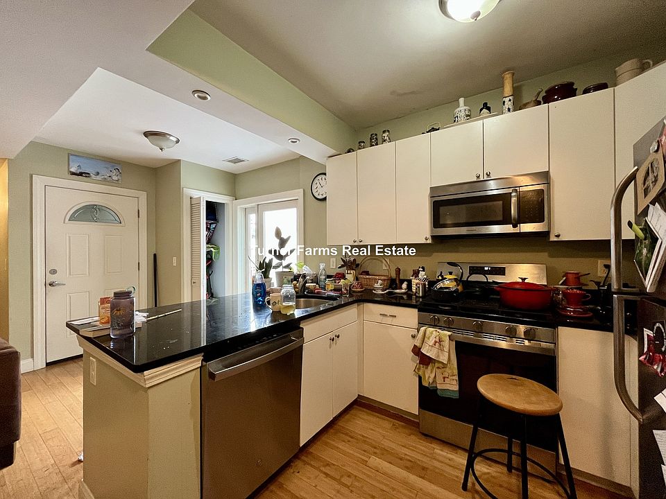1st image of 35 Forbes St #2R