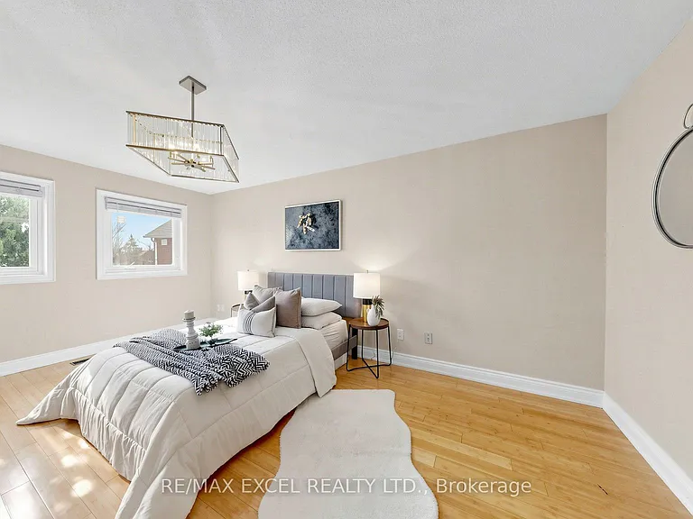 43 Piccadilly Rd — Photo 23