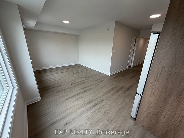 258 Montfort St — Photo 8