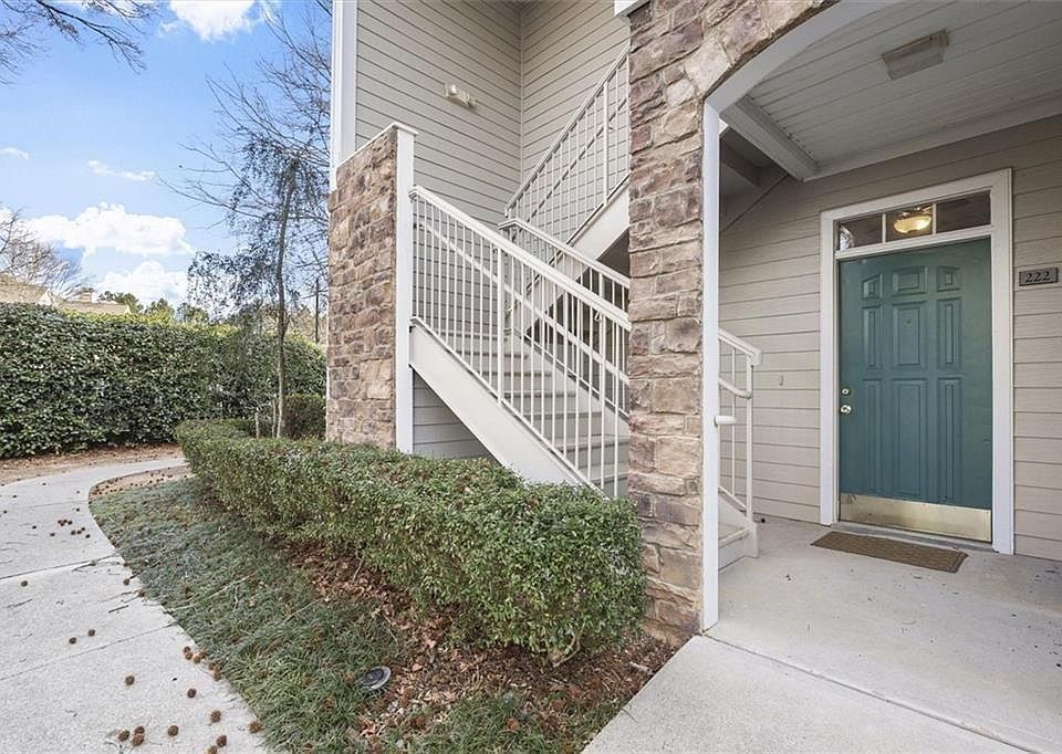 1st image of 222 Edinburgh Ct