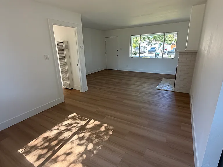 315 Hamilton Dr — Photo 4