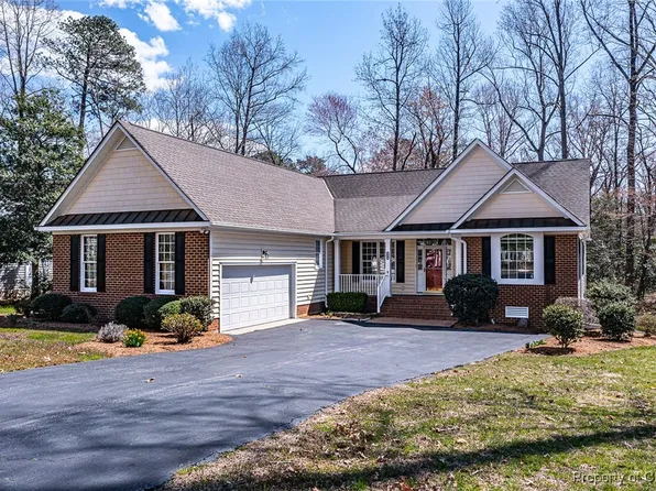 806 Middle Gate, Irvington, VA 22480