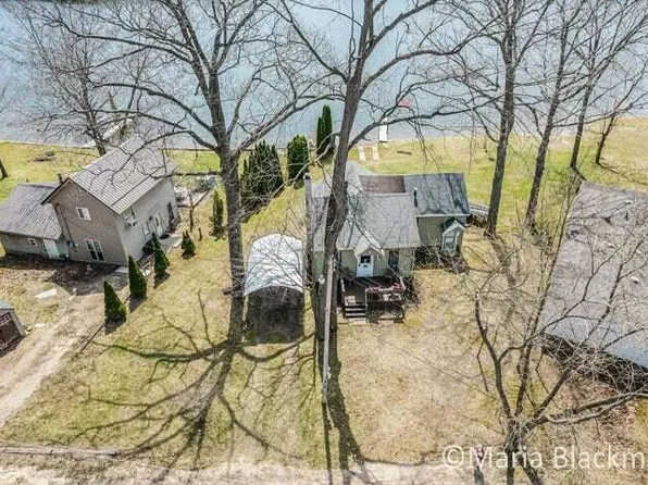 811 N Crooked Lake Dr, Lake, MI 48632
