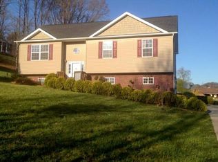 408 Grace Hills Dr, Blountville, TN 37617