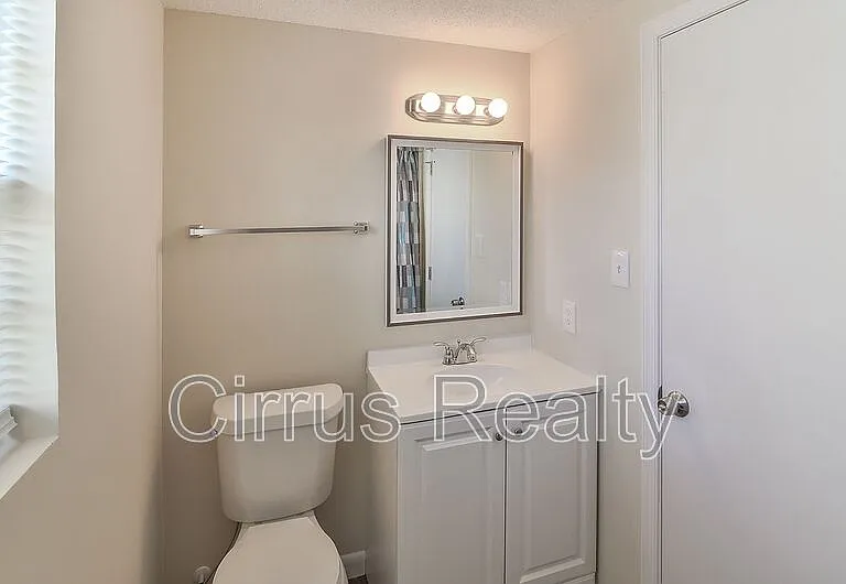 753 28th St #B — Photo 18