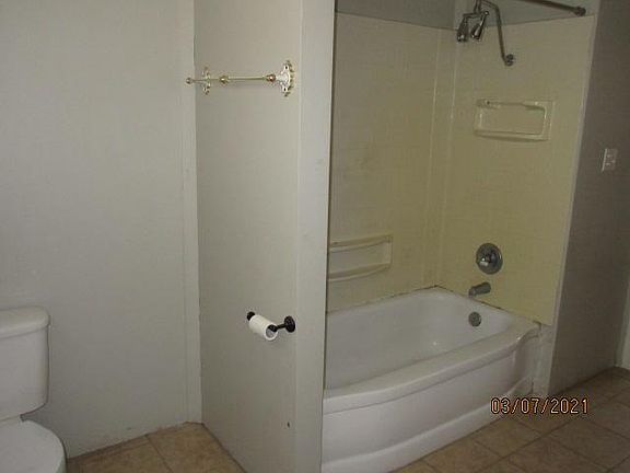 3rd image of 1417 Williston St