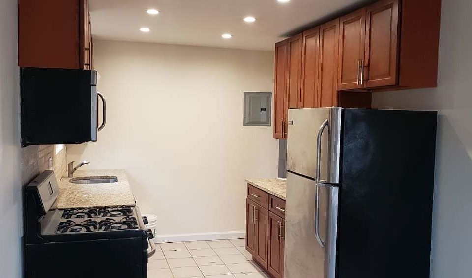 1st image of 21-11 Steinway St #3A