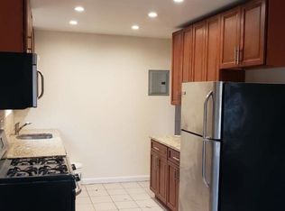21-11 Steinway St #3A, Astoria, NY 11105
