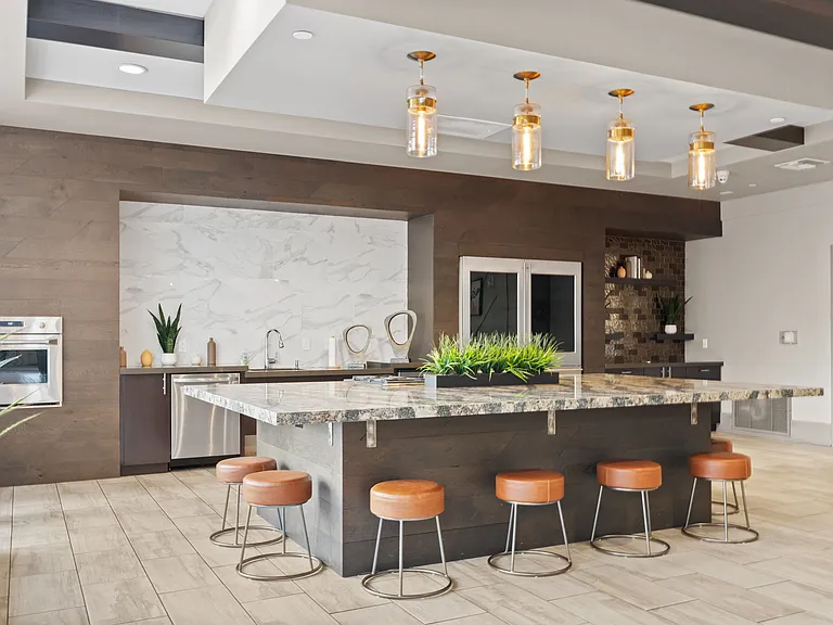 Axis Camelback — Photo 16