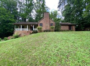 221 Forrest Hill Dr, Grenada, MS 38901