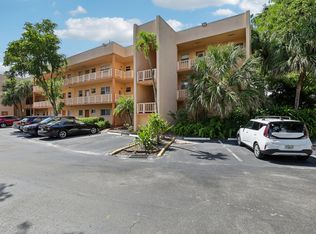 8400 LAGOS DE CAMPO Boulevard #303, Tamarac, FL 33321