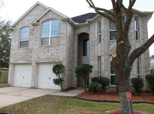 9002 Sundown Dr, Pearland, TX 77584