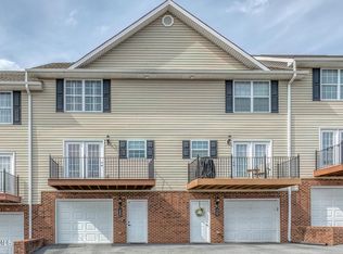 664 Grays Pointe Ct, Johnson City, TN 37615