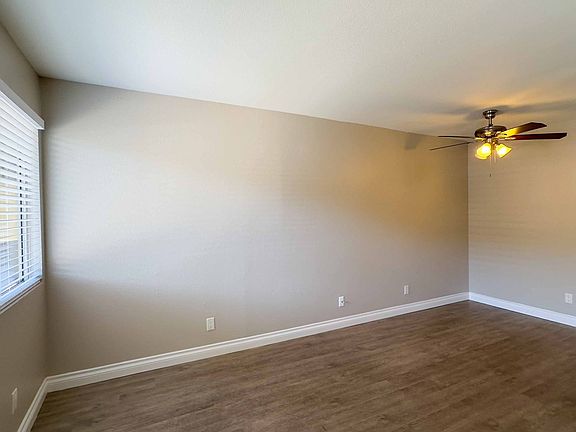 4th image of 4960-4970 Auburn Dr #4970-03
