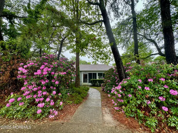 727A Wooton Court, Manchester, NJ 08759