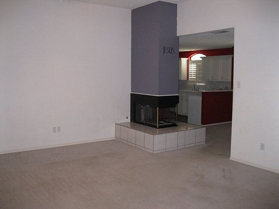 3rd image of 9812 Knoxville Ave