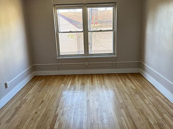 4th image of 221 Gilliland Pl