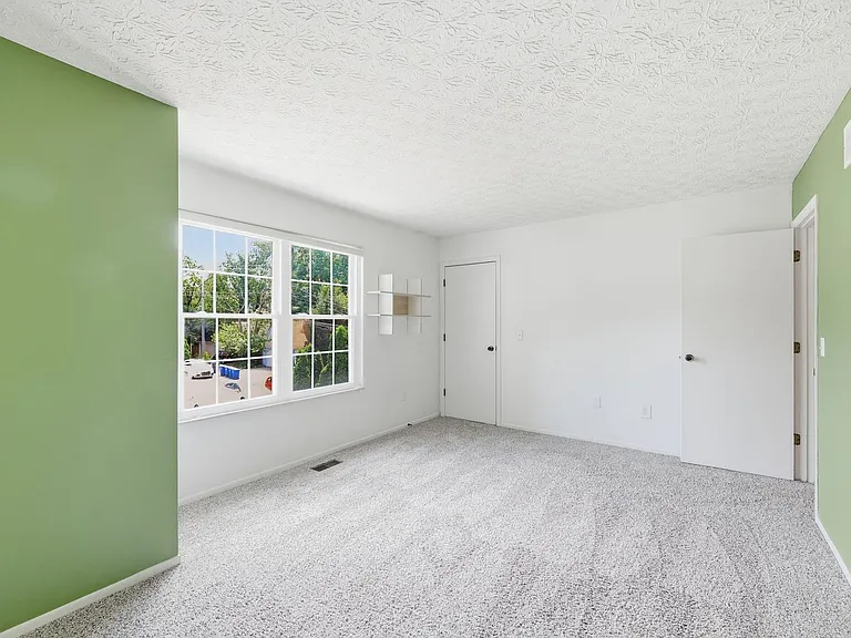 1238 Michigan Ave — Photo 13
