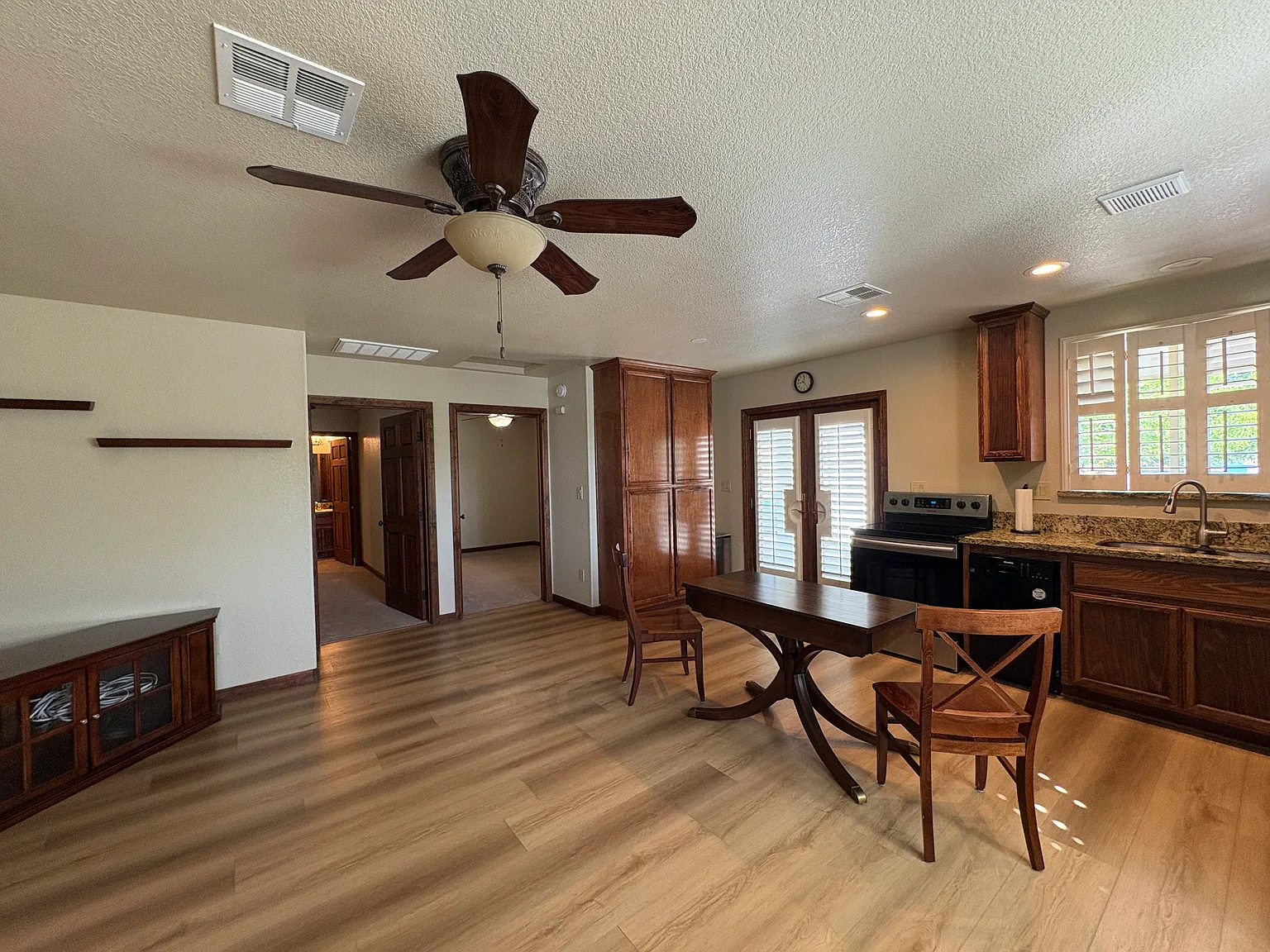 Burr Ave, Tehachapi — Photo 2