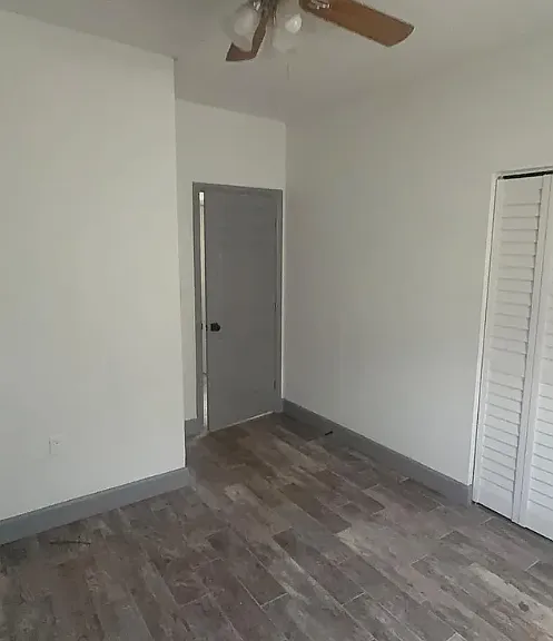 1102 Avenue D — Photo 1