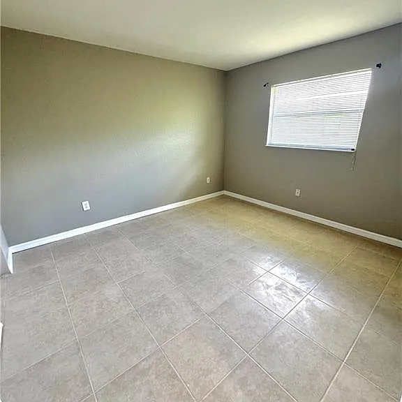 129 SE 23rd Pl #2 — Photo 4