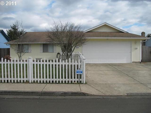 1st image of 7613 NE 158th Ave