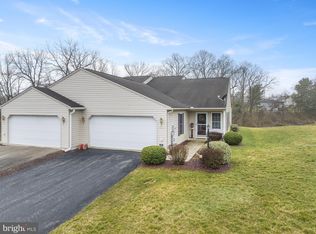 2832 Tonys Dr, York, PA 17408