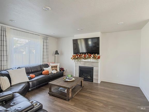 5th image of 5432 S Polaris Ave