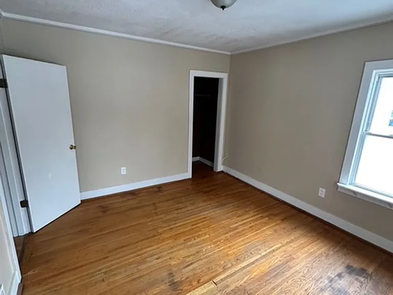 490 Glenwood Ave — Photo 10