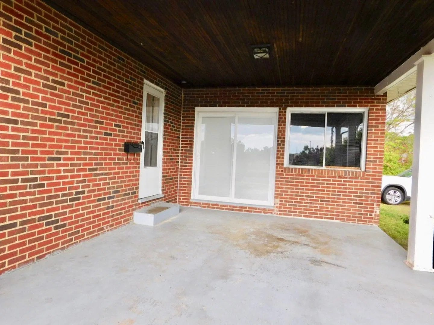 3300 E. River Road, S. Chesterfield — Photo 4