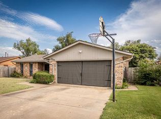 6808 NW Willow Creek Dr, Lawton, OK 73505