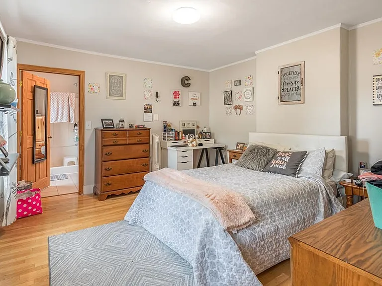 111 Chestnut St #1 — Photo 11