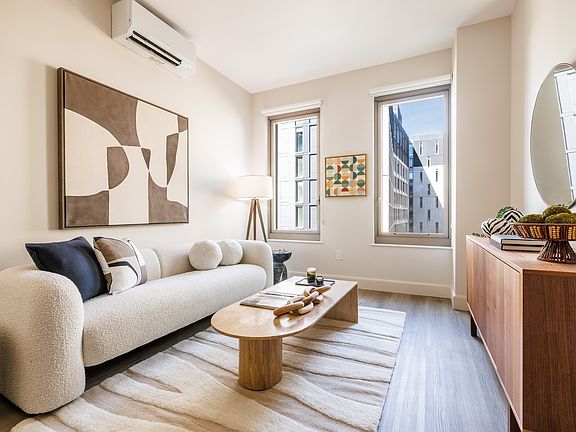 3rd image of 75 Dupont St #702