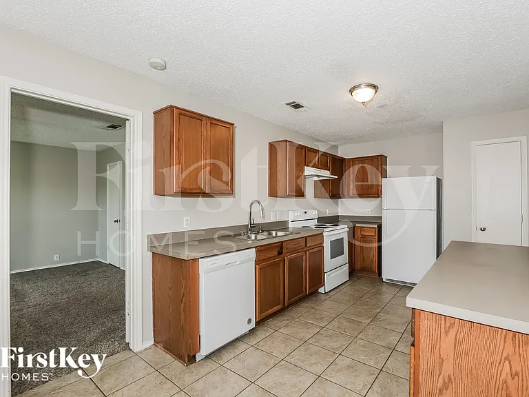 1600 Shady Shores Dr — Photo 8