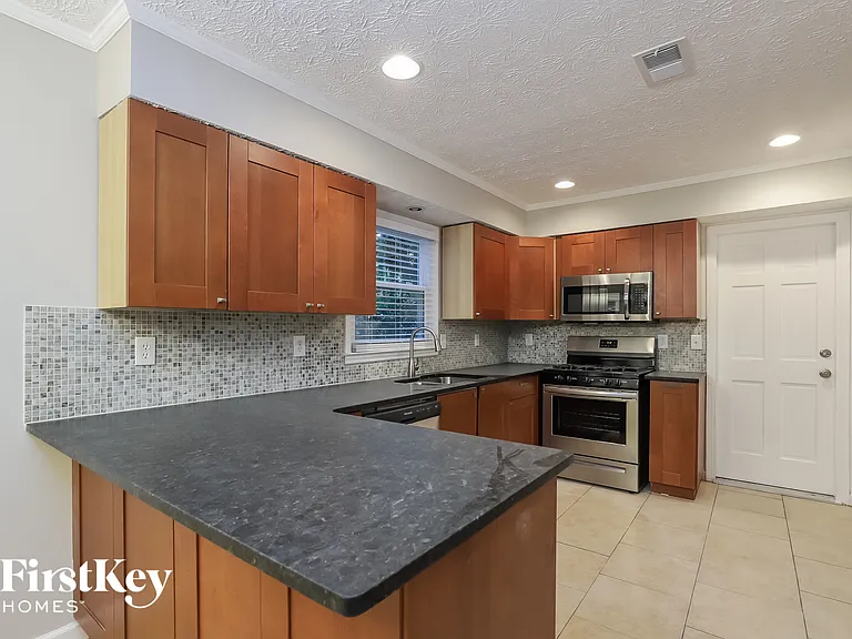 3585 Chastain Ct — Photo 5