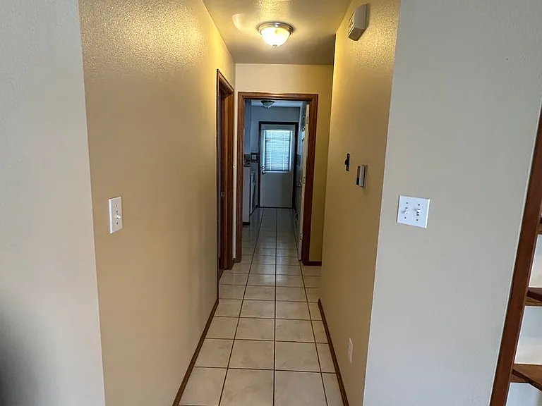 2838 Grand Falls Cir #B — Photo 8