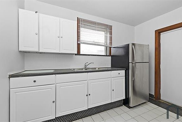 1st image of 11255 S King Dr #3F